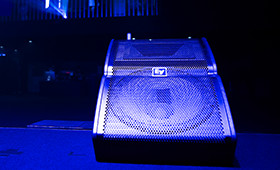 サイドスピーカー